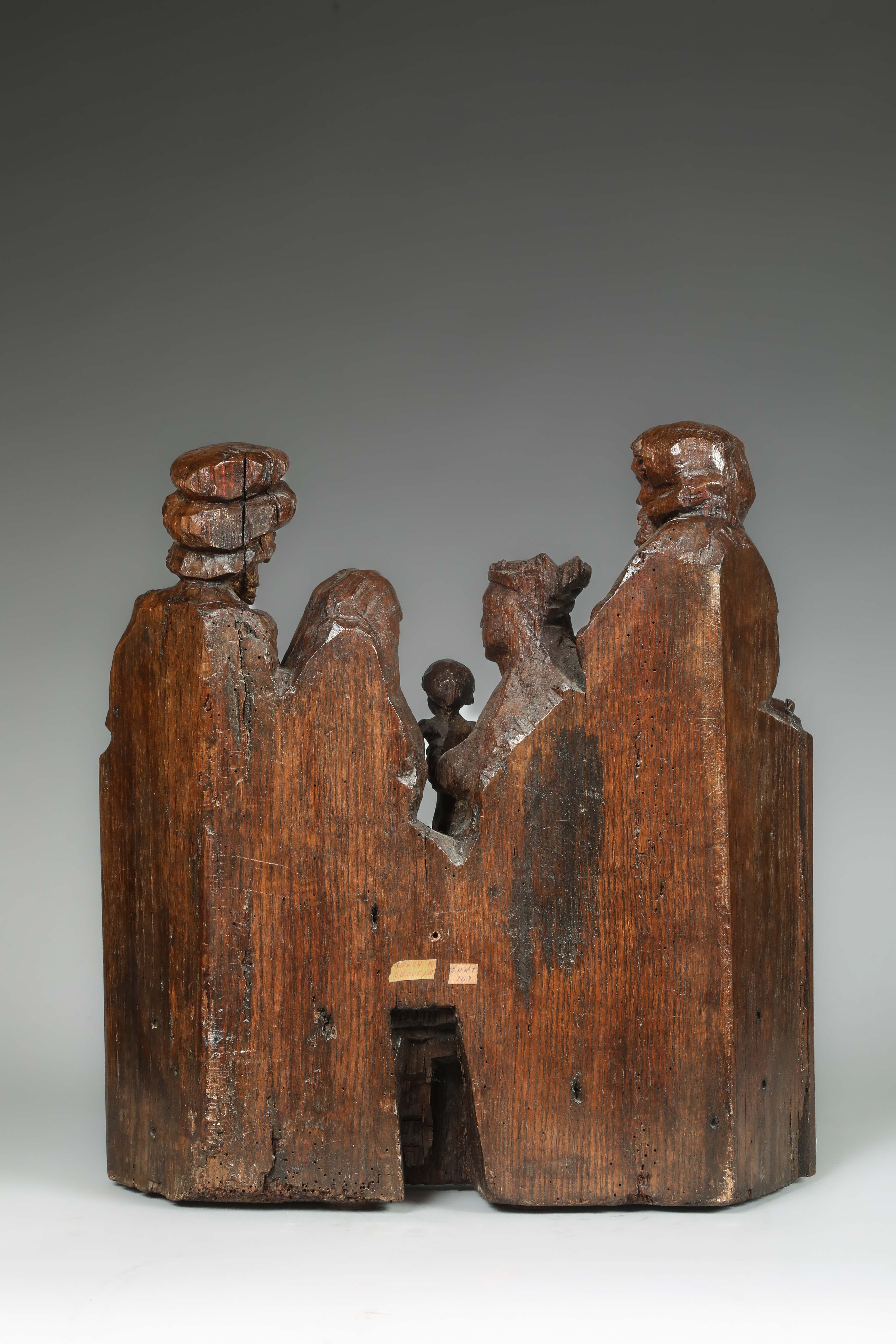 Groupe Flamand : Vierge à l'enfant couronnée accompagnée de Sainte Anne, assises, vêtues de longs - Bild 8 aus 8