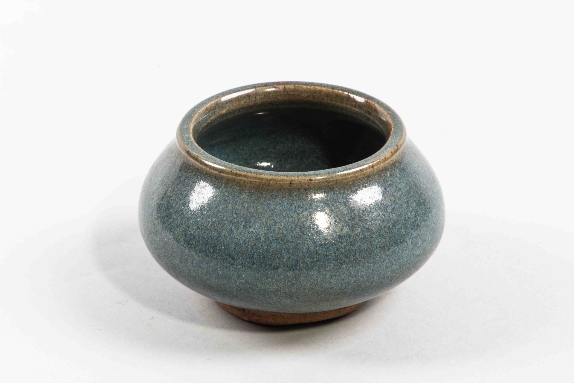 Petit pot Junyao globulaire en porcelaine à glaçure monochrome turquoise tacheté de pourpre Chine - Bild 2 aus 3