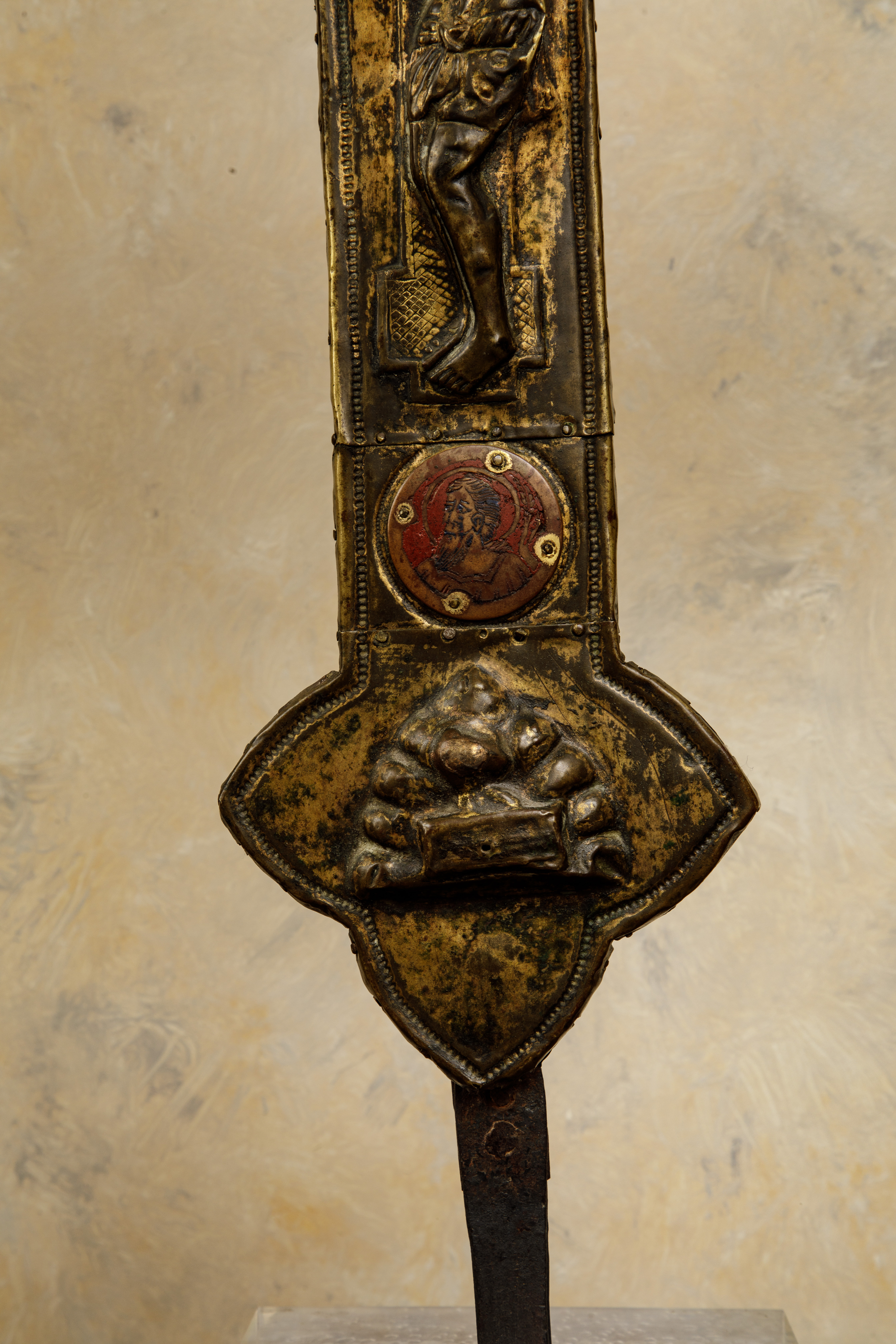 Croix de procession en cuivre Italie 14 eme siècle Ht 55cm x 39cm x 3cm Parfait état - Bild 5 aus 10