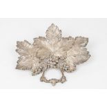 Centerpiece in the shape of embossed and chiselled vine leaves, in silver, Naples, 18th century