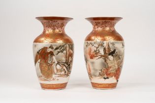 Two Kutani polychrome porcelain vases, Japan Meiji period