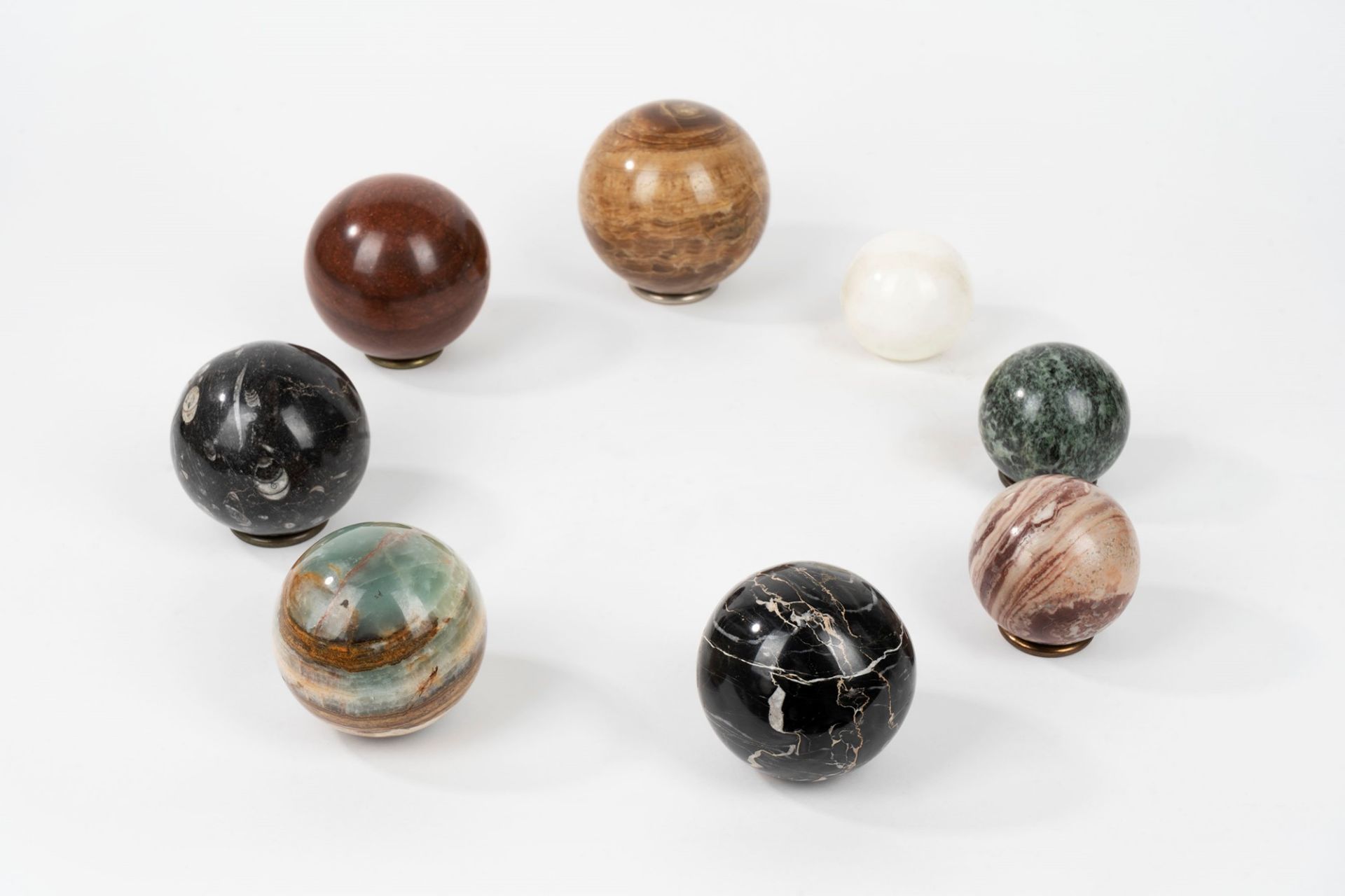 Lot composed of eight spheres in various marbles, 20th century - Bild 2 aus 4