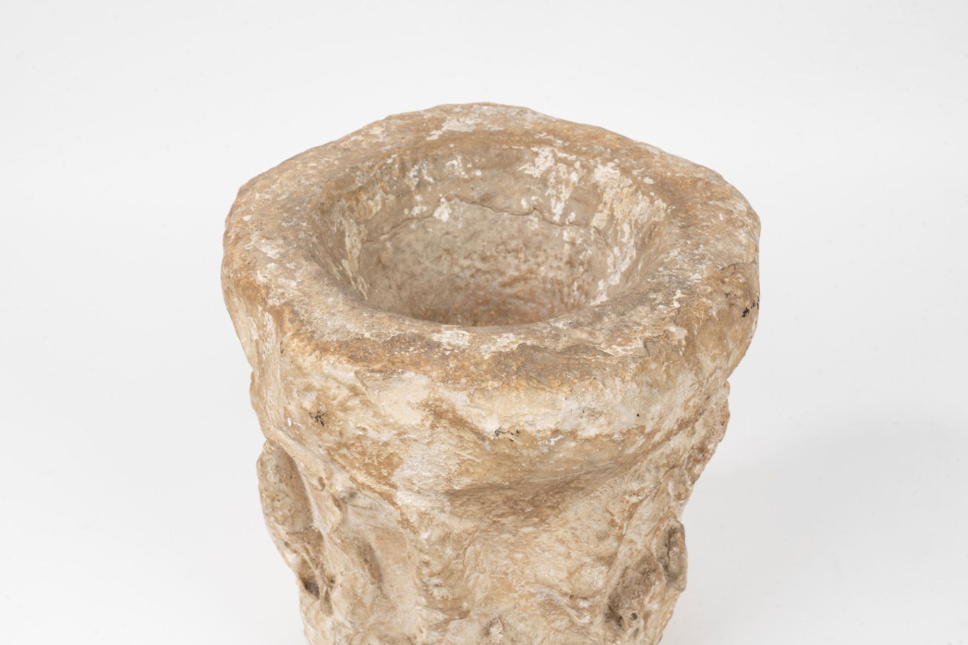 Ancient marble mortar - Image 2 of 2