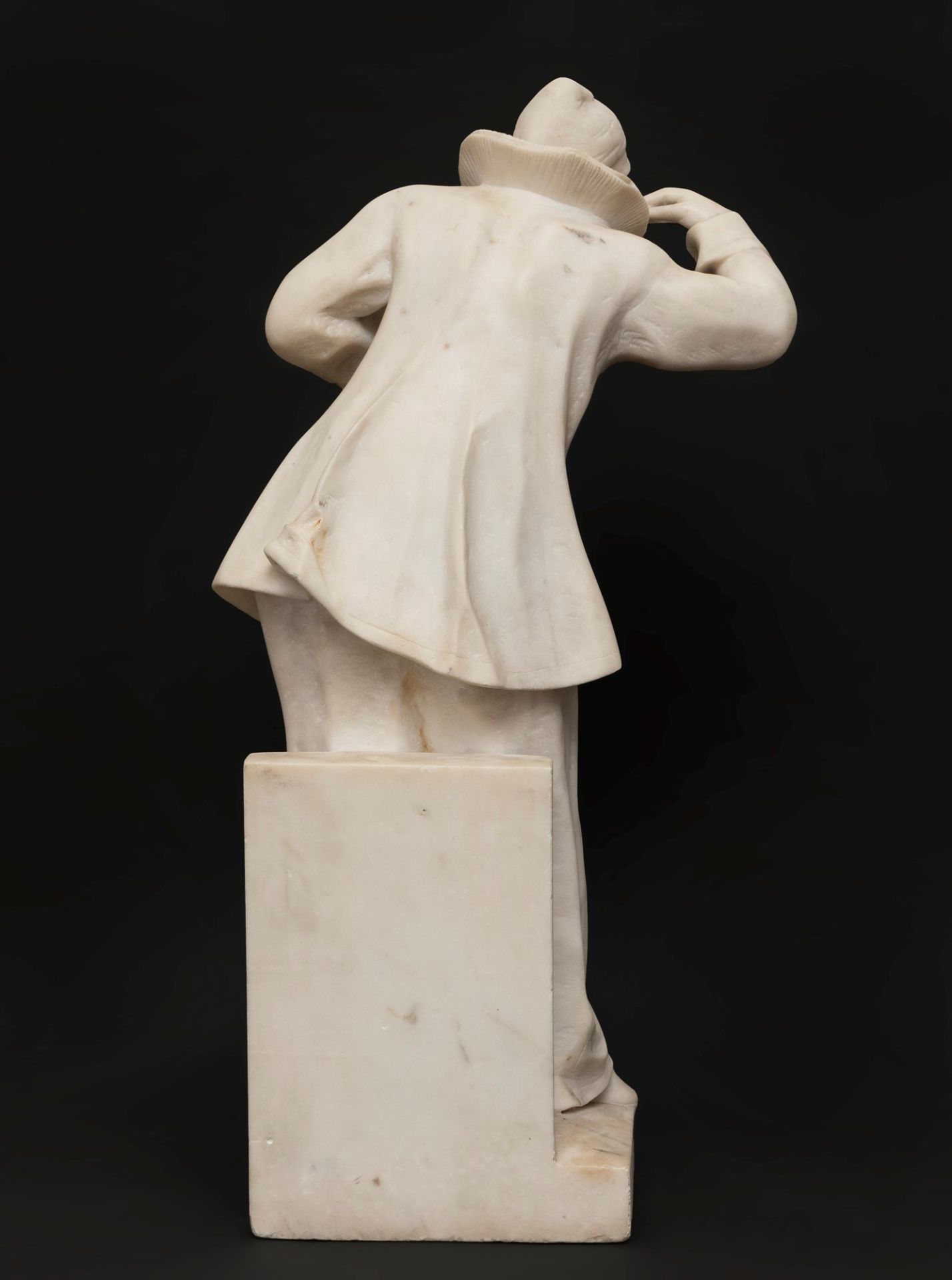 Marble sculpture depicting Pierrot, 19th century - Image 2 of 2