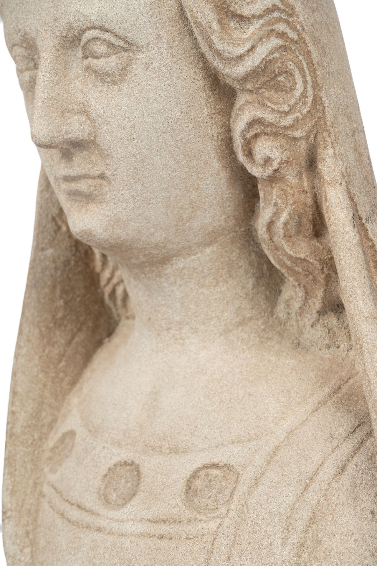 French school - Sandstone sculpture depicting a bust of the crowned Madonna - Bild 3 aus 6