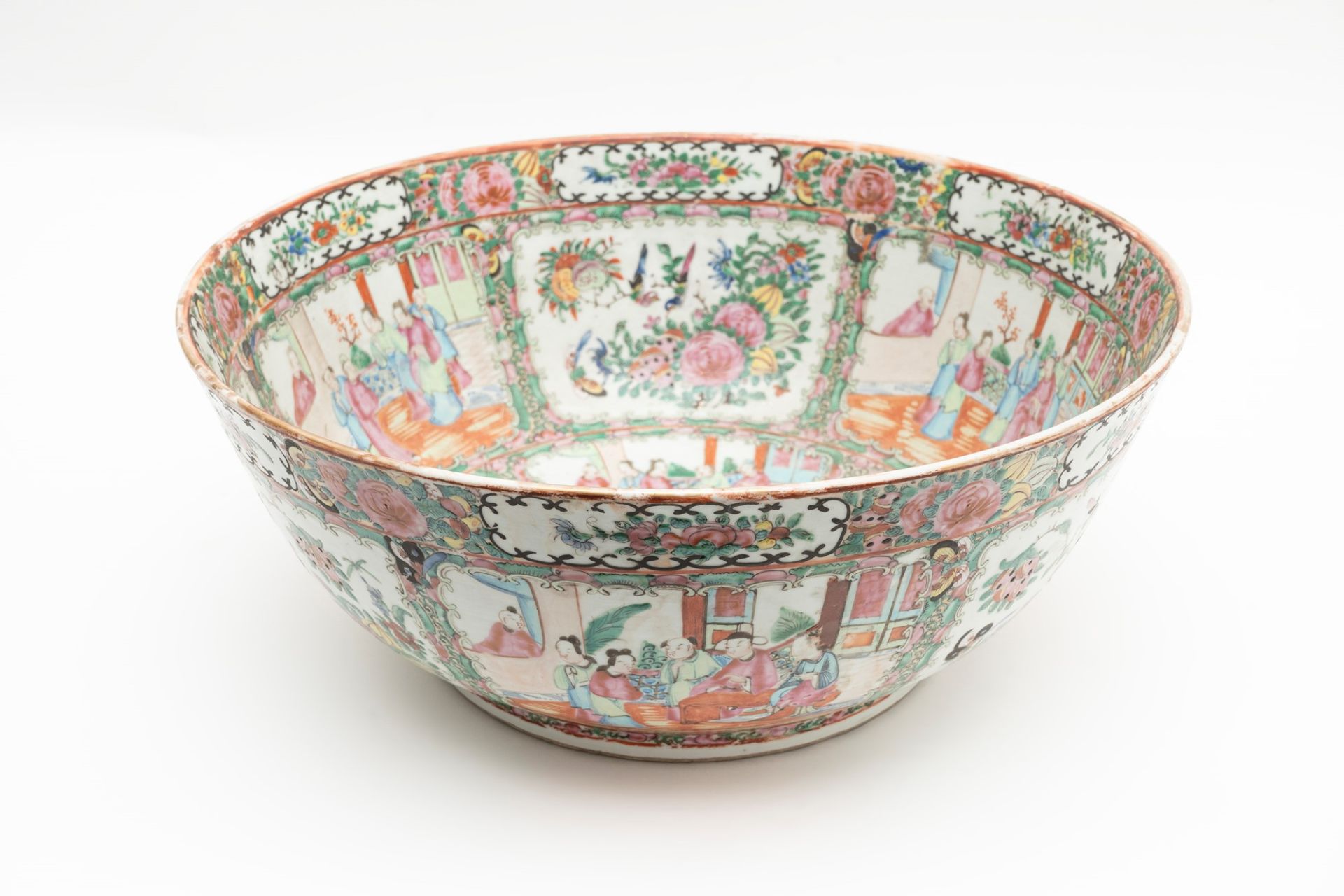 Large Rosa family porcelain bowl, Canton, China, 19th century