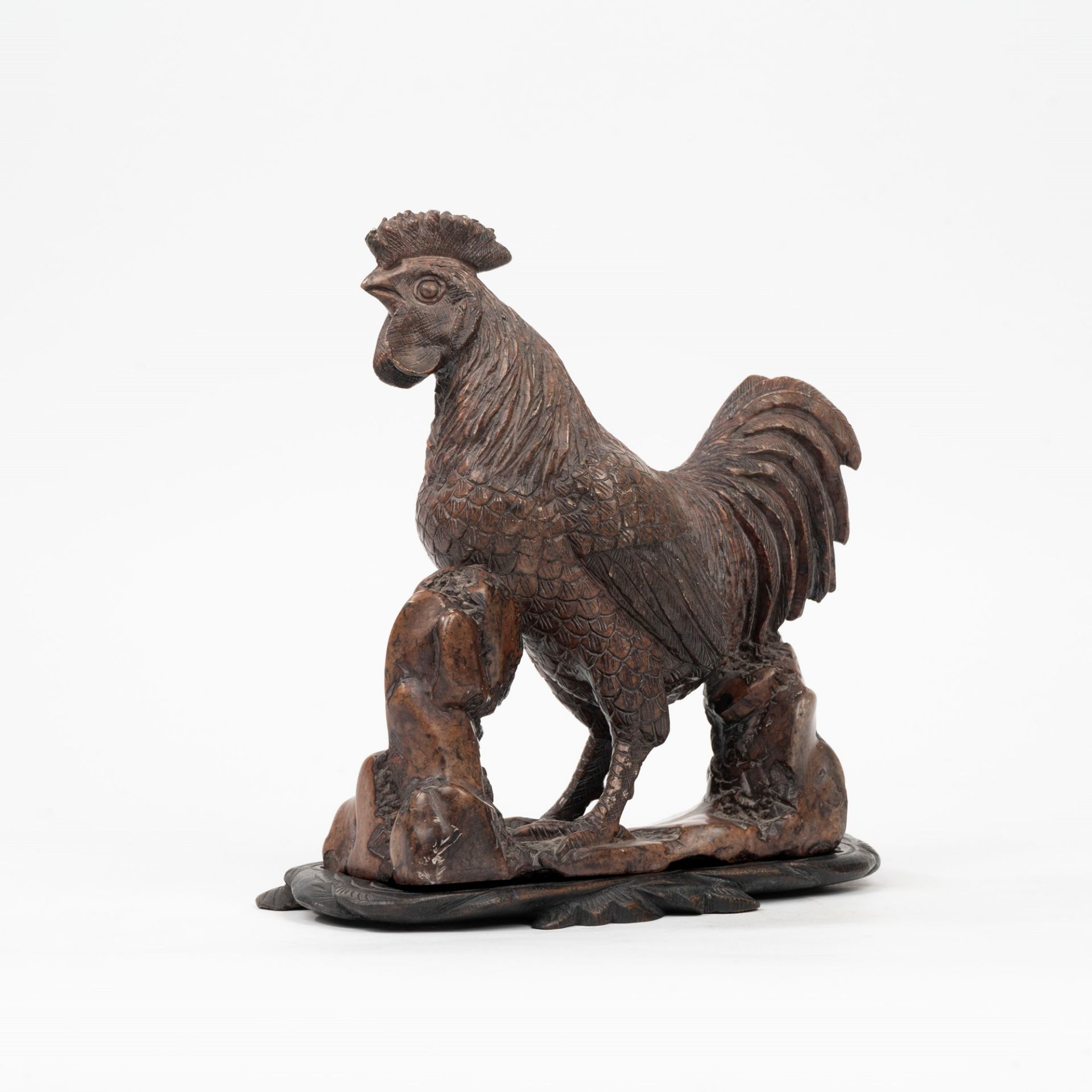Soapstone sculpture depicting a rooster with wooden base, China, early 20th century - Image 2 of 2