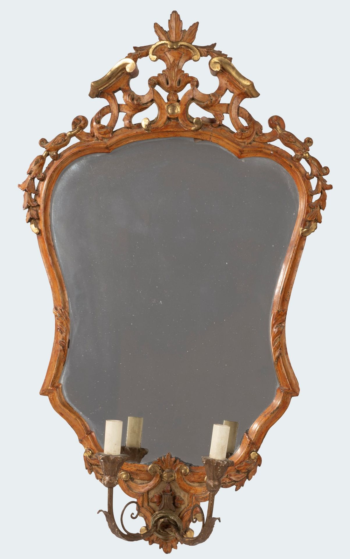 Pair of mirrors with candle holders in carved, gilded and lacquered wood, 18th century - Image 4 of 5