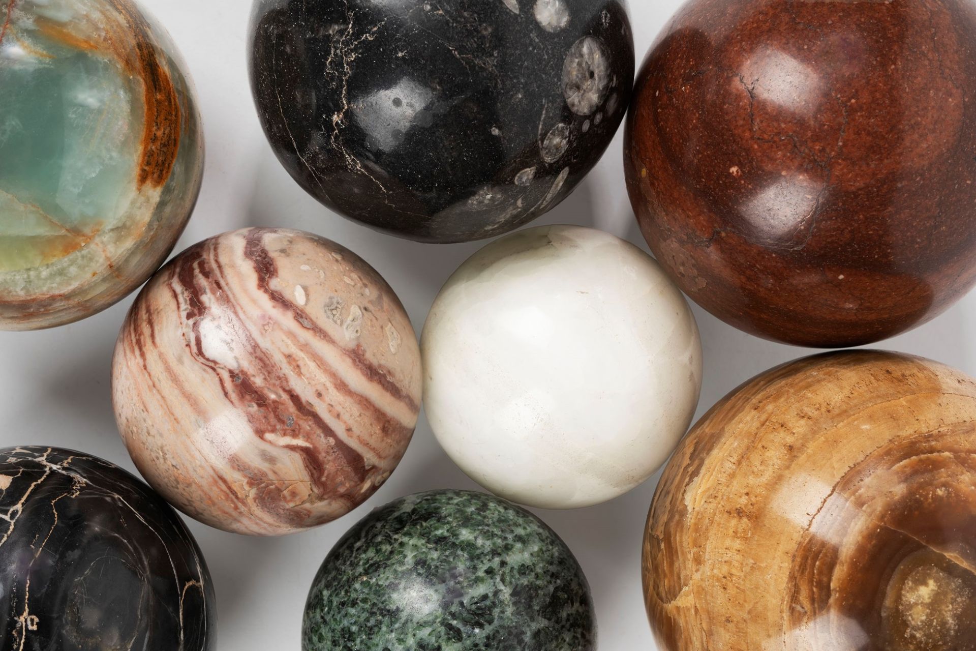 Lot composed of eight spheres in various marbles, 20th century - Bild 4 aus 4