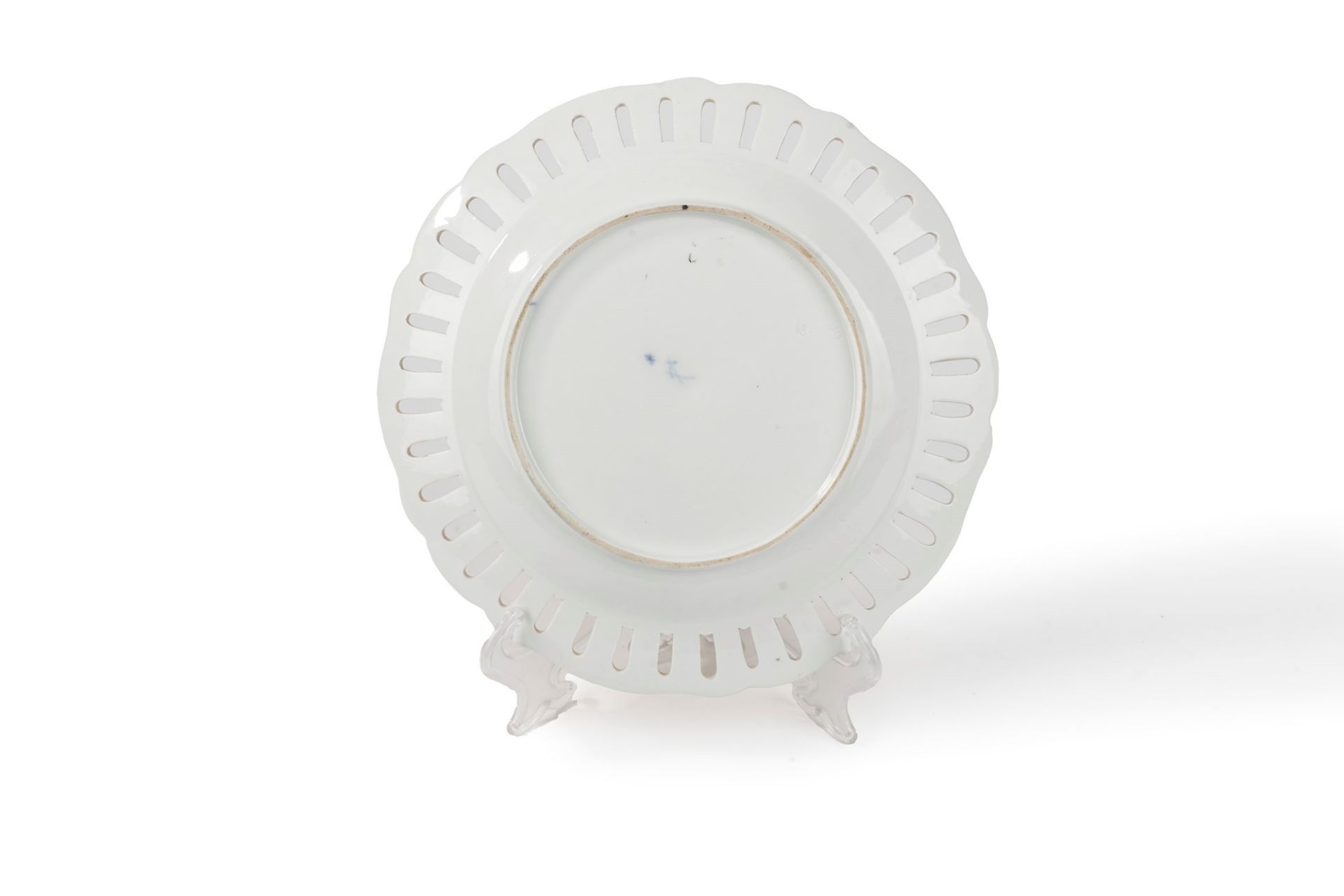 Porcelain plate with perforated rim, Meissen manufacture, late 18th century - Image 2 of 3
