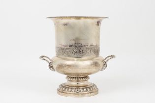 Double-handled silver vase, with noble coat of arms on the front