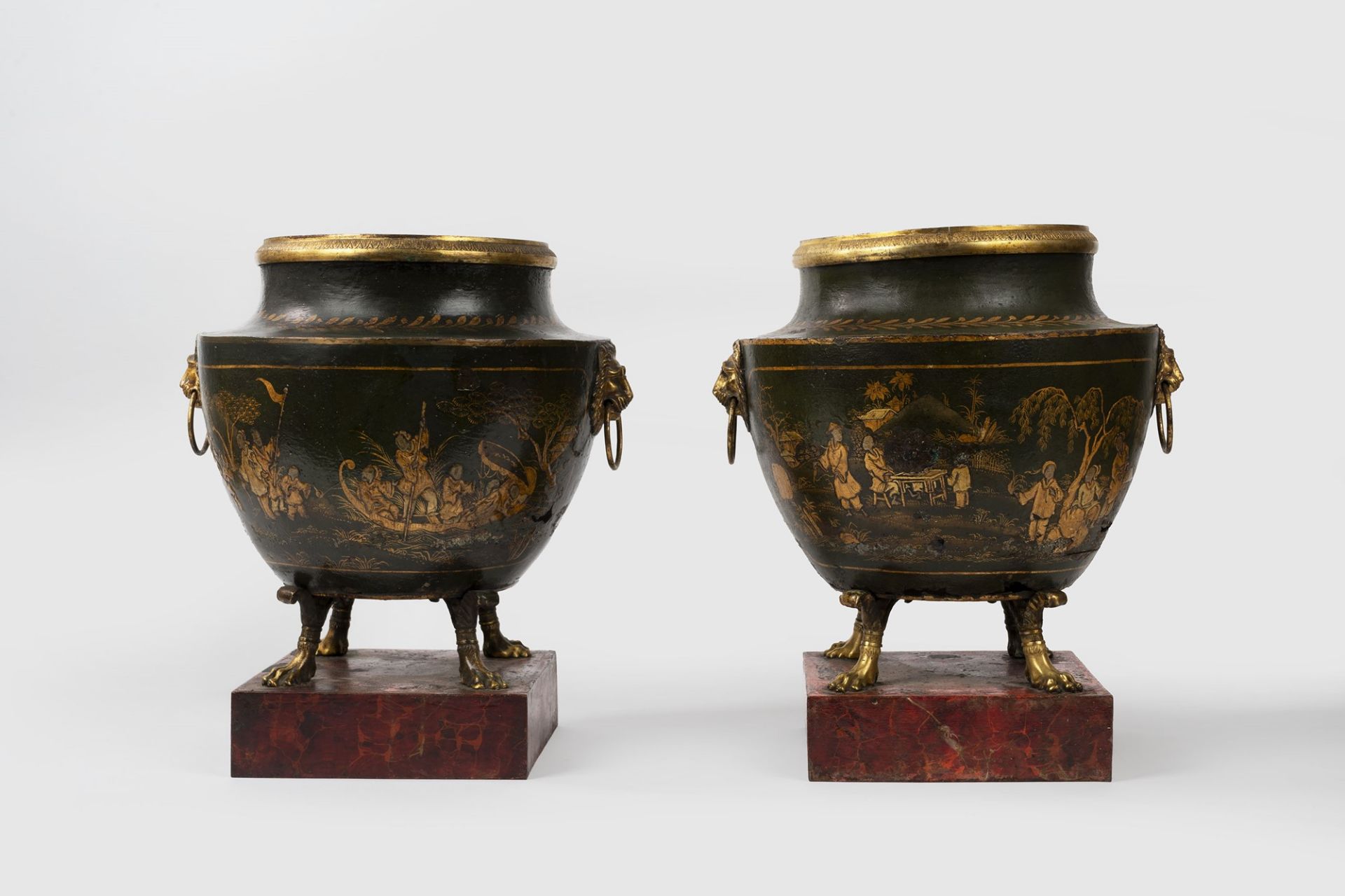 Pair of potiches in metal and gilded bronze decorated with chinoiserie, 18th-19th centuries
