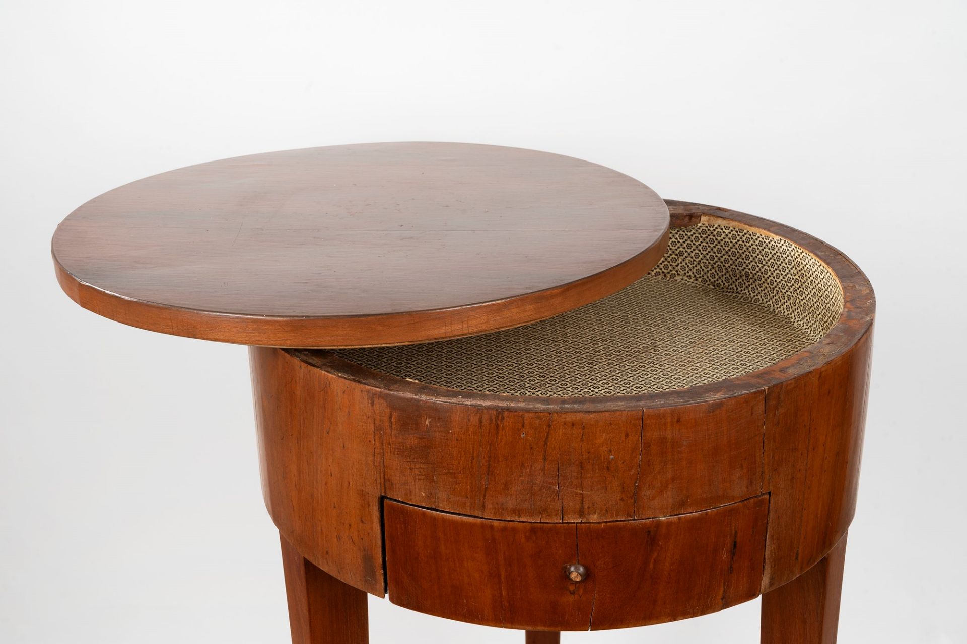 Round wooden work table with tourning top and drawer, 19th century - Bild 3 aus 3
