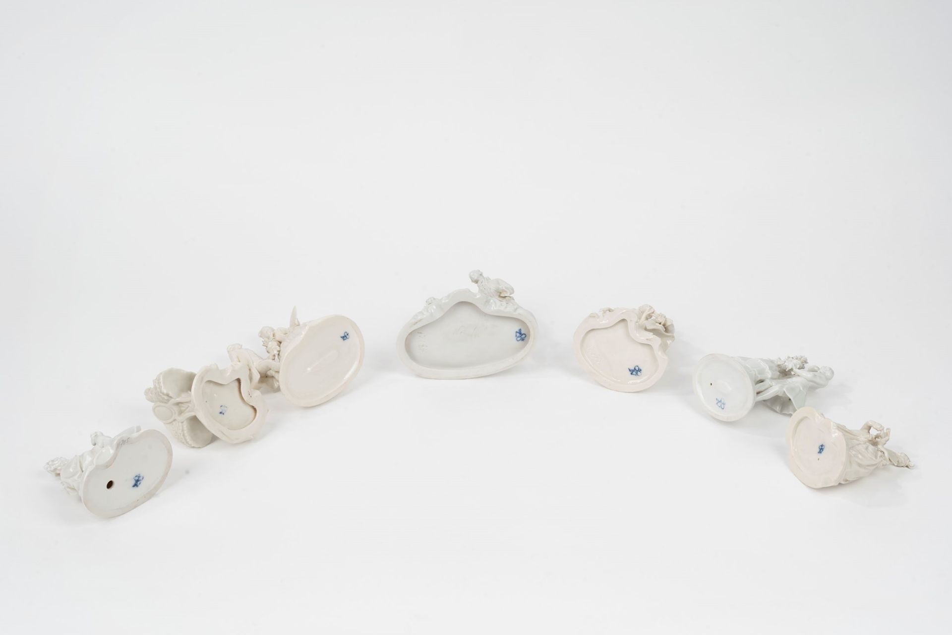 Lot consisting of seven white porcelain sculptures, 20th century - Image 10 of 10