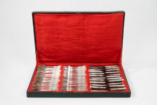 Silver cutlery set