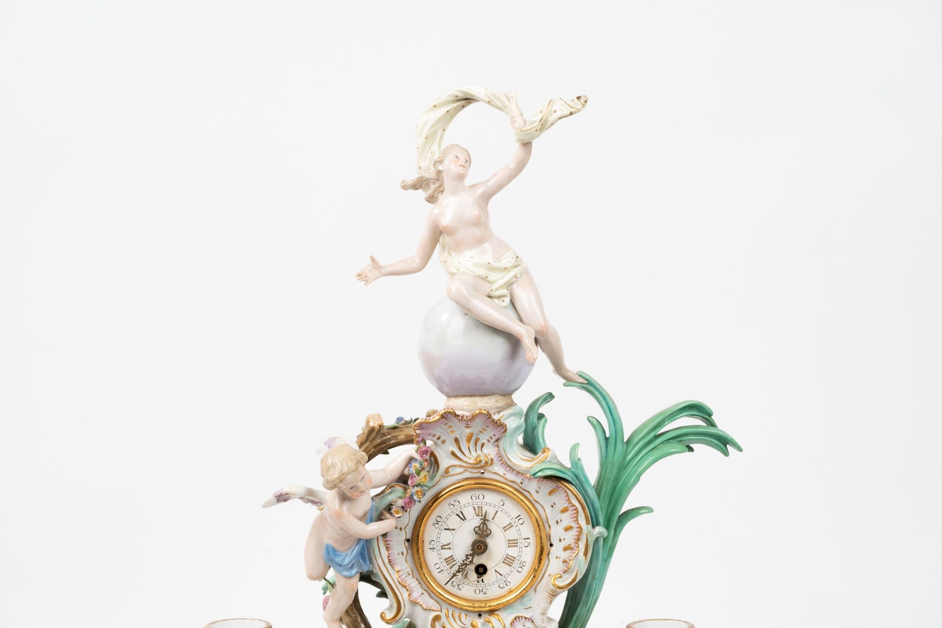 Polychrome porcelain table clock depicting the Truth revealed by Time, Meissen manufacture, 19th cen - Image 5 of 7