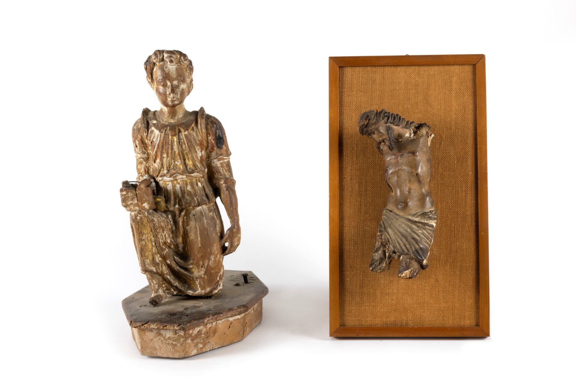 Lot made of two sculptures: Christ in lacquered papier-mâché and kneeling Angel in carved and lacque