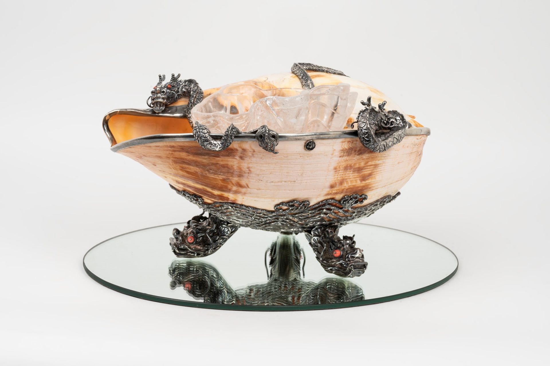Large and important centerpiece in shell and 925 silver, 20th century