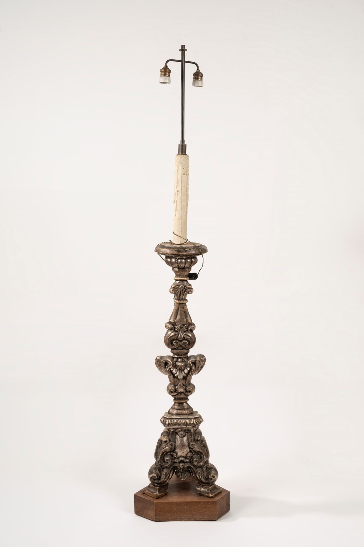 Torch holders in lacquered wood and mecca, 18th century