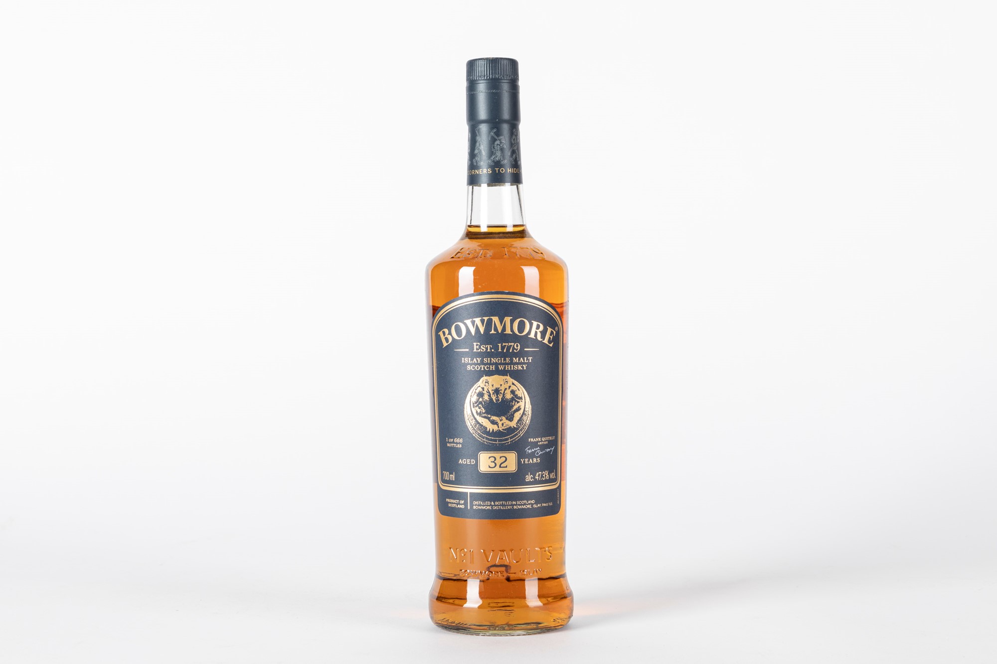 Scotland - Whisky / Bowmore 32Y No Corners to Hide - Image 2 of 3