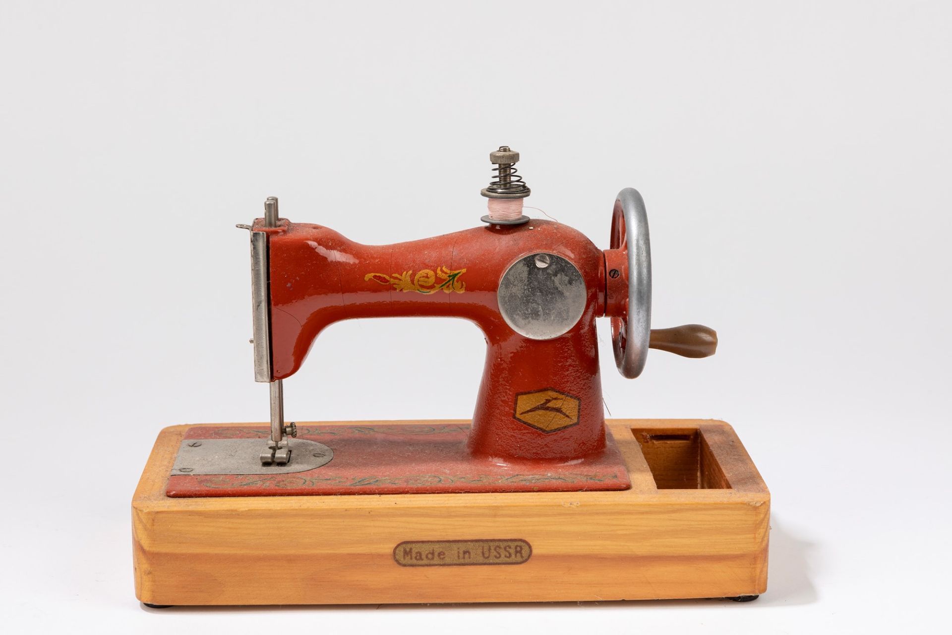 Sewing machine, 1950-1960