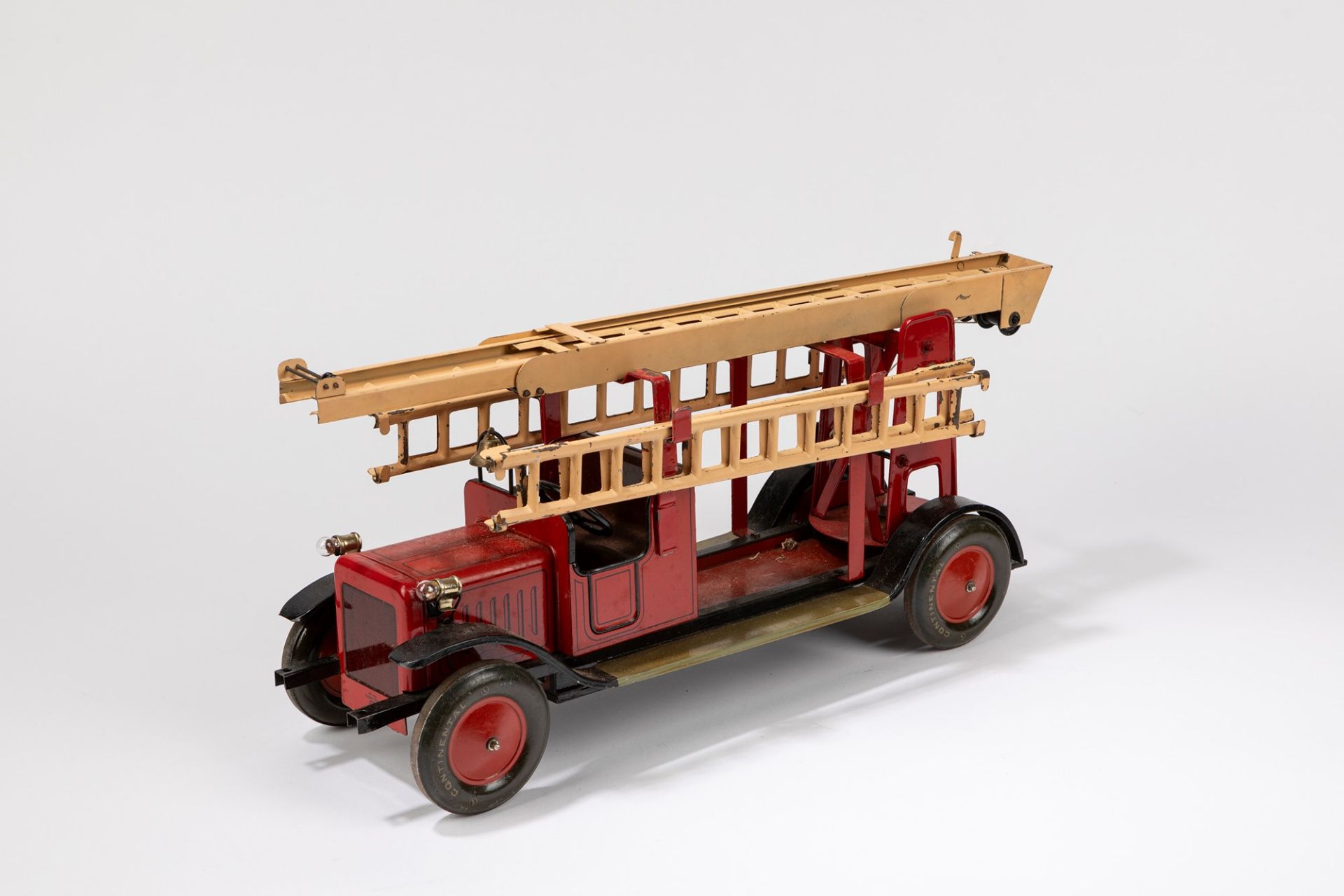 Fire truck, 1935-1940 - Image 2 of 2