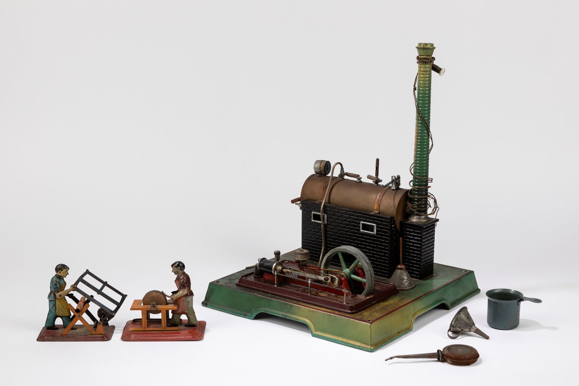 Marklin - Steam engine and two characters, 1930-1935