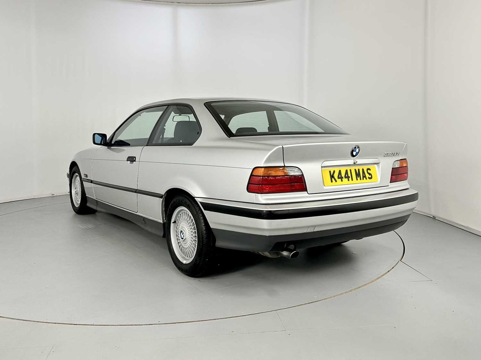 1992 BMW 320i  - Image 7 of 29