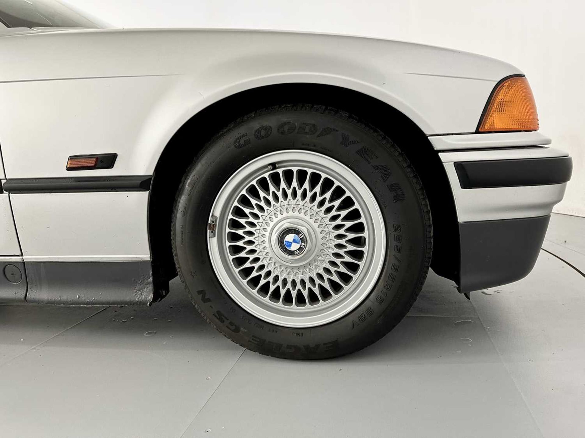 1992 BMW 320i  - Image 14 of 29
