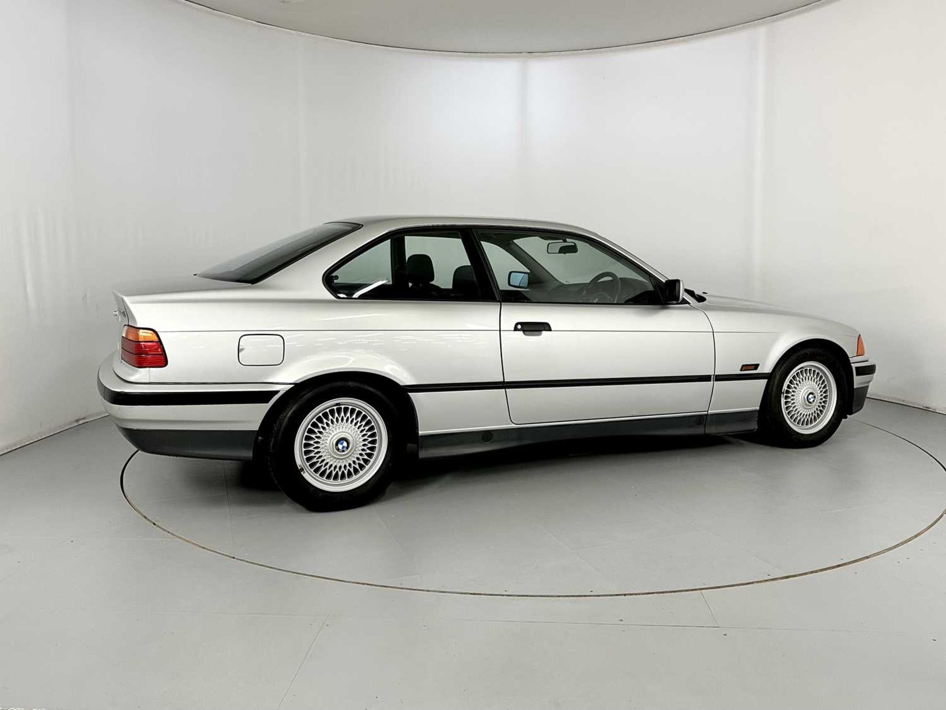 1992 BMW 320i  - Image 10 of 29