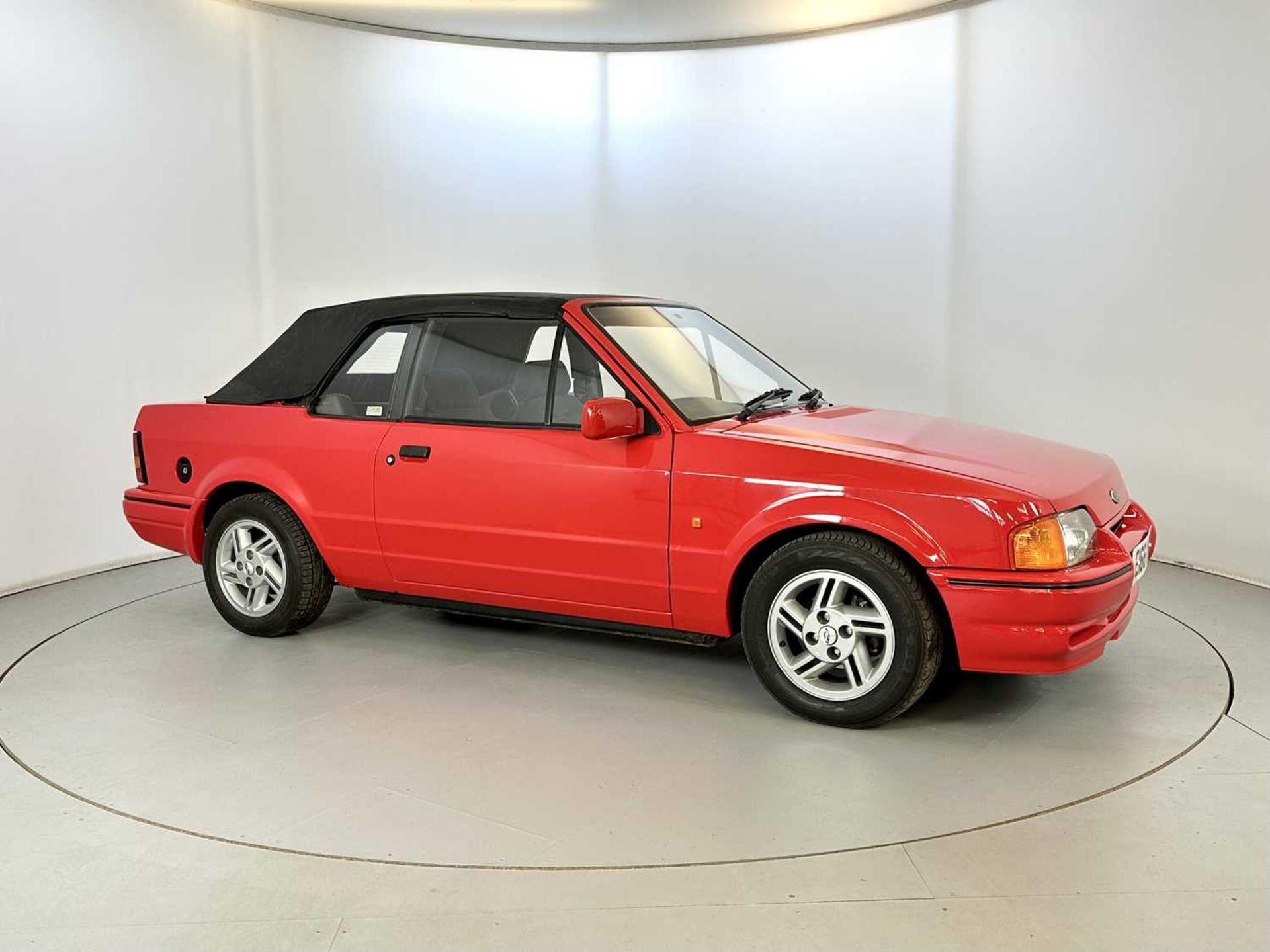 1987 Ford Escort XR3i Cabriolet - Image 12 of 32