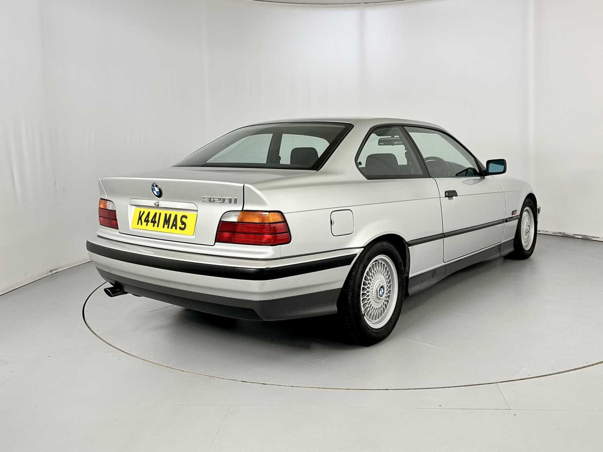 1992 BMW 320i  - Image 9 of 29
