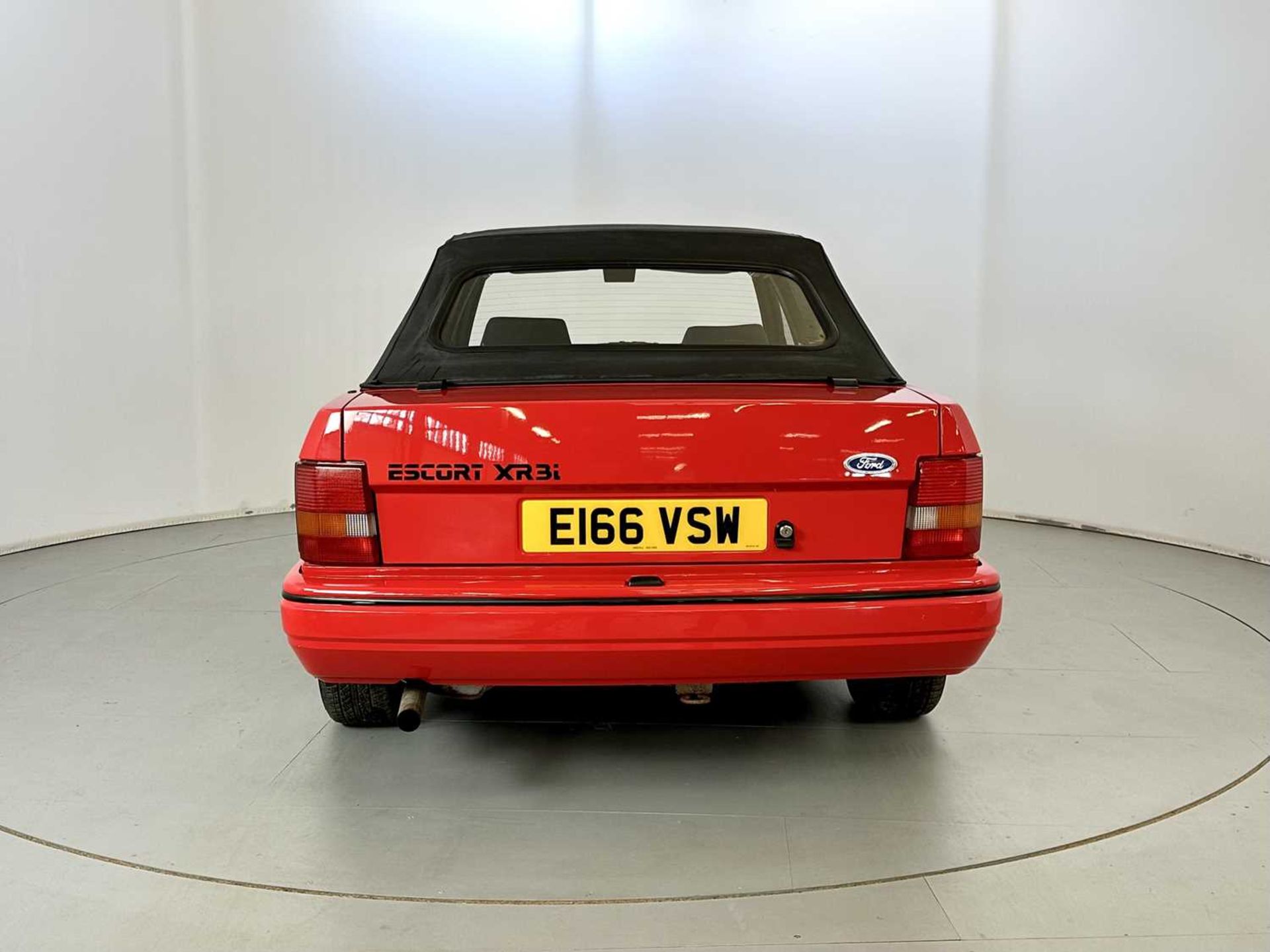 1987 Ford Escort XR3i Cabriolet - Image 8 of 32