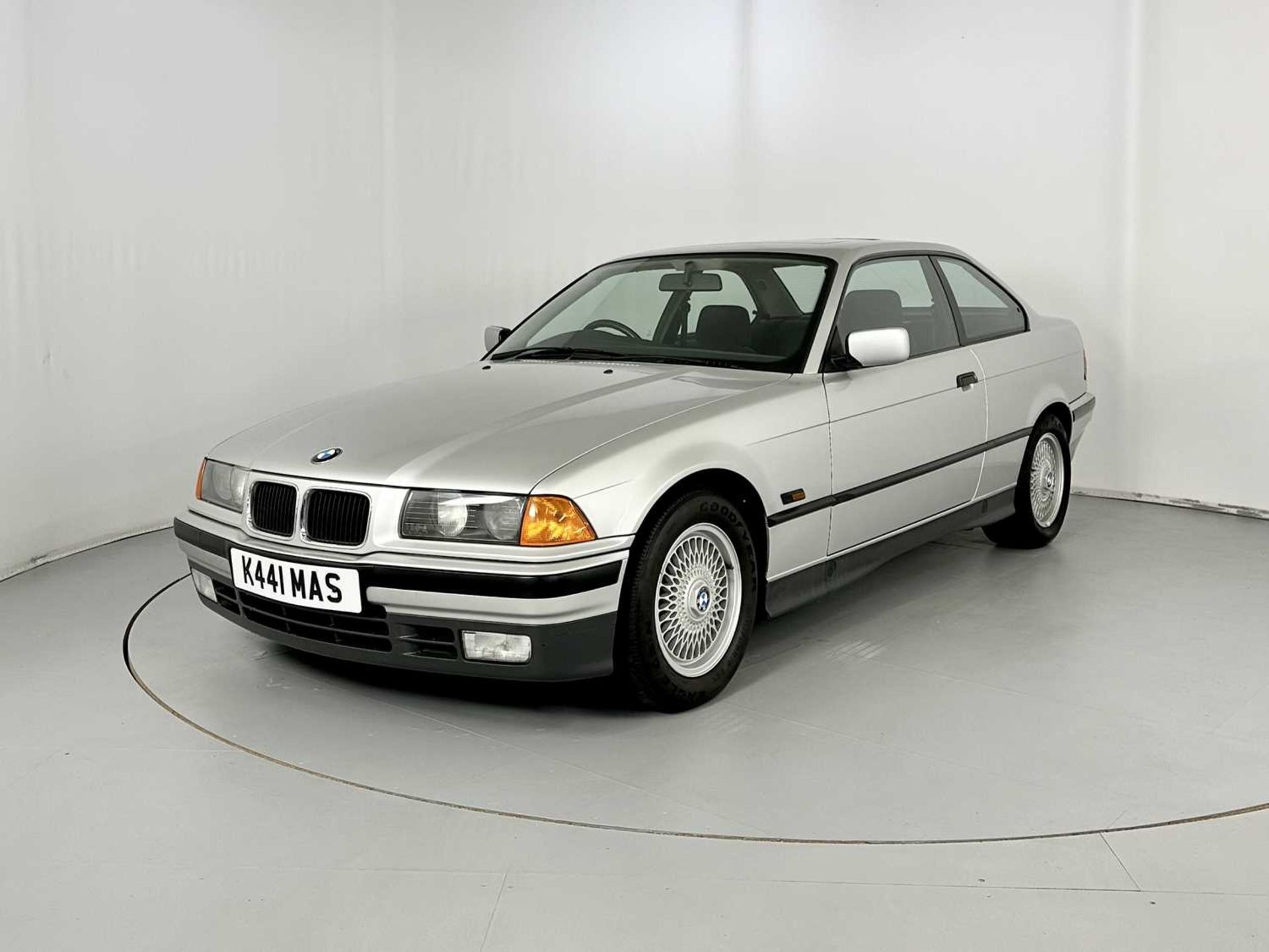1992 BMW 320i  - Image 3 of 29