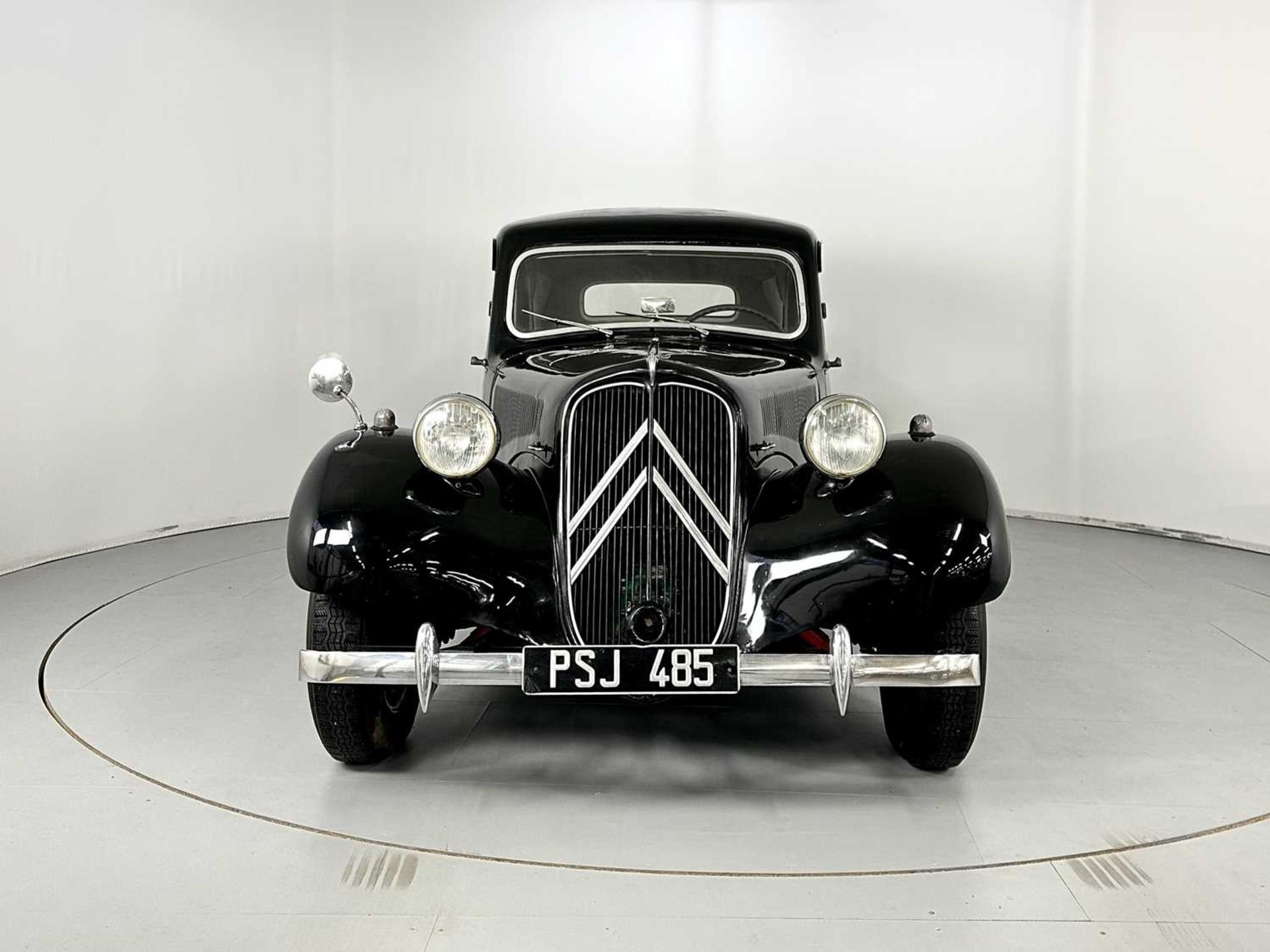 1952 Citroen Traction Avant - Image 2 of 33