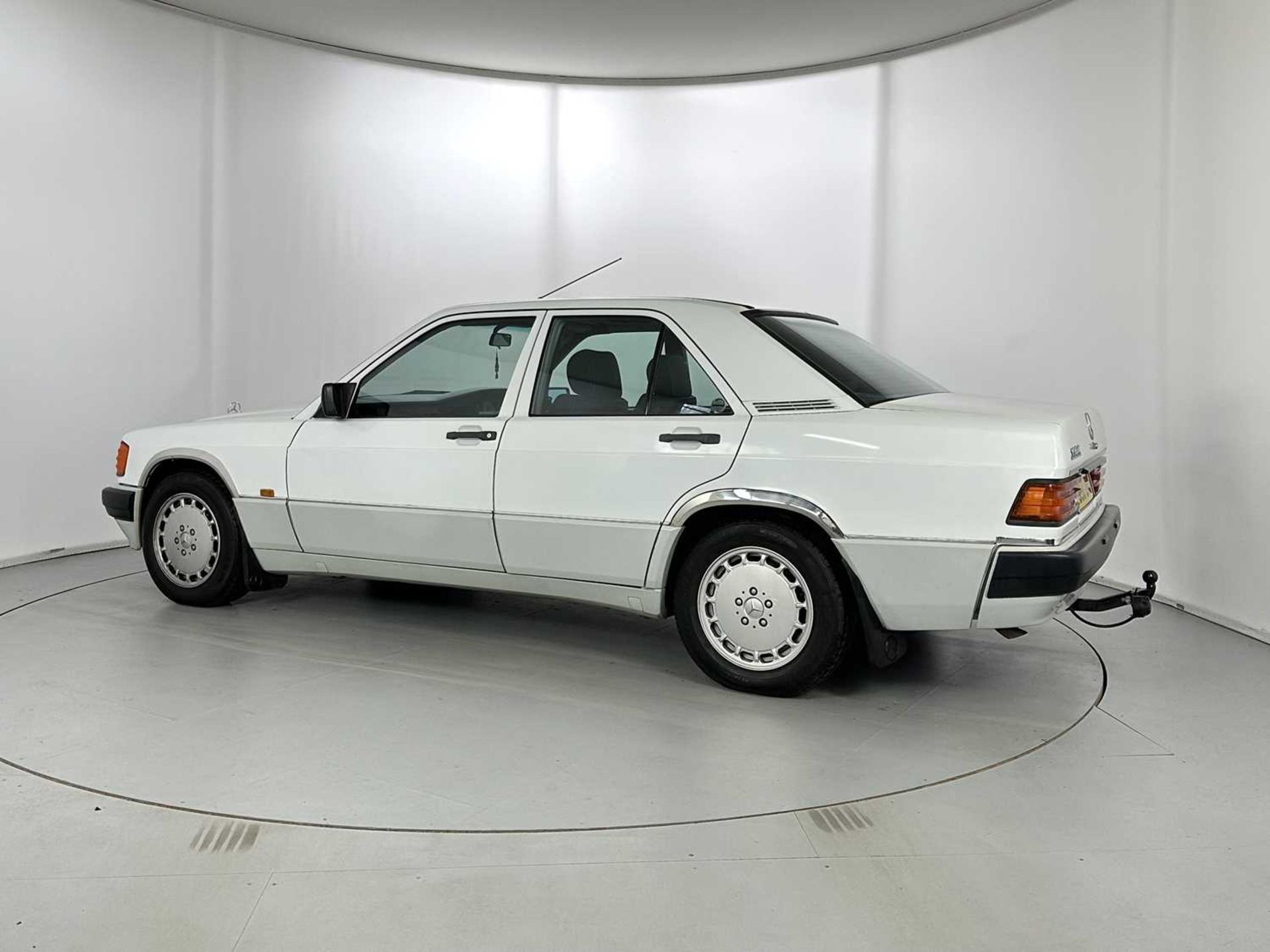 1989 Mercedes-Benz 190E - Image 6 of 34