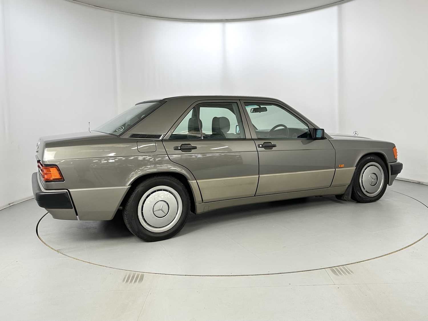1990 Mercedes-Benz 190E Only 36,000 miles!  - Image 10 of 35