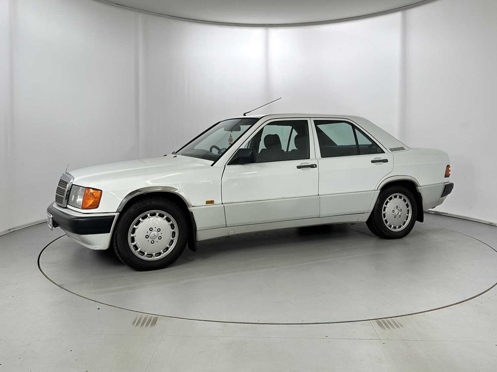 1989 Mercedes-Benz 190E - Image 4 of 34