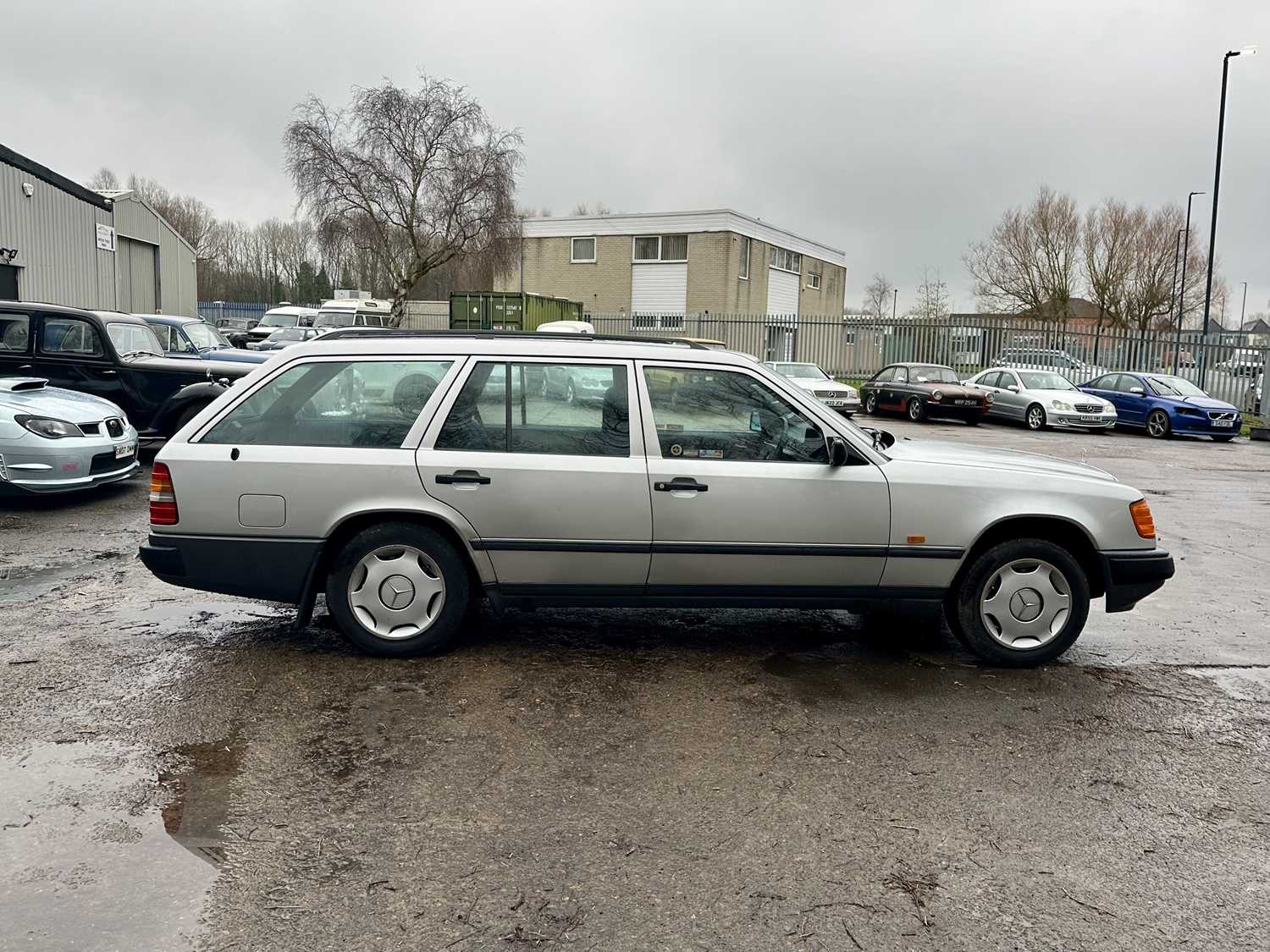 1988 Mercedes-Benz E230 - Image 8 of 15