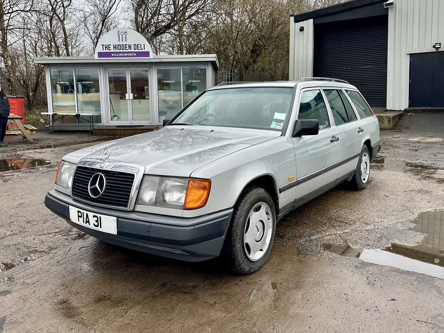 1988 Mercedes-Benz E230 - Image 3 of 15