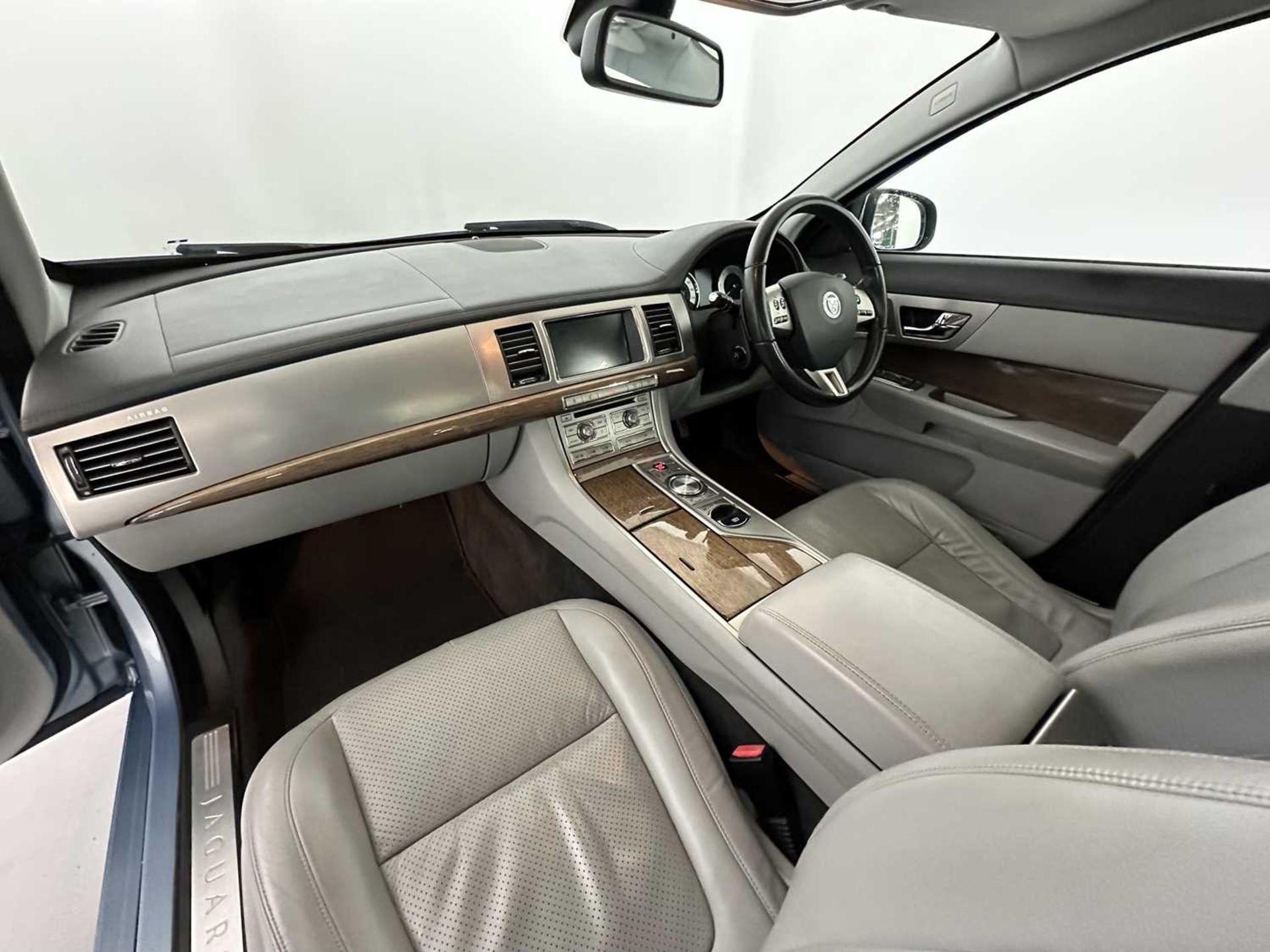 2009 Jaguar XF - Image 28 of 35