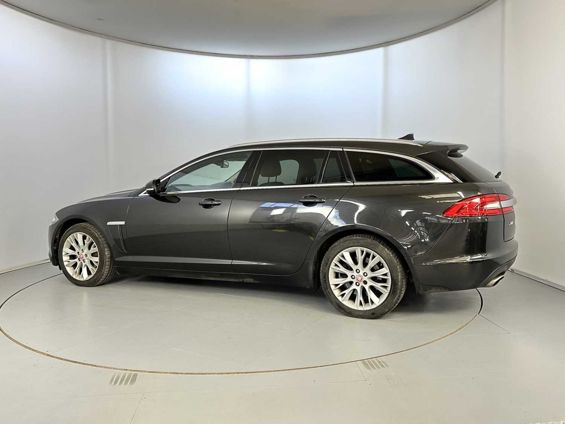 2013 Jaguar XF Sportbrake - Image 6 of 35