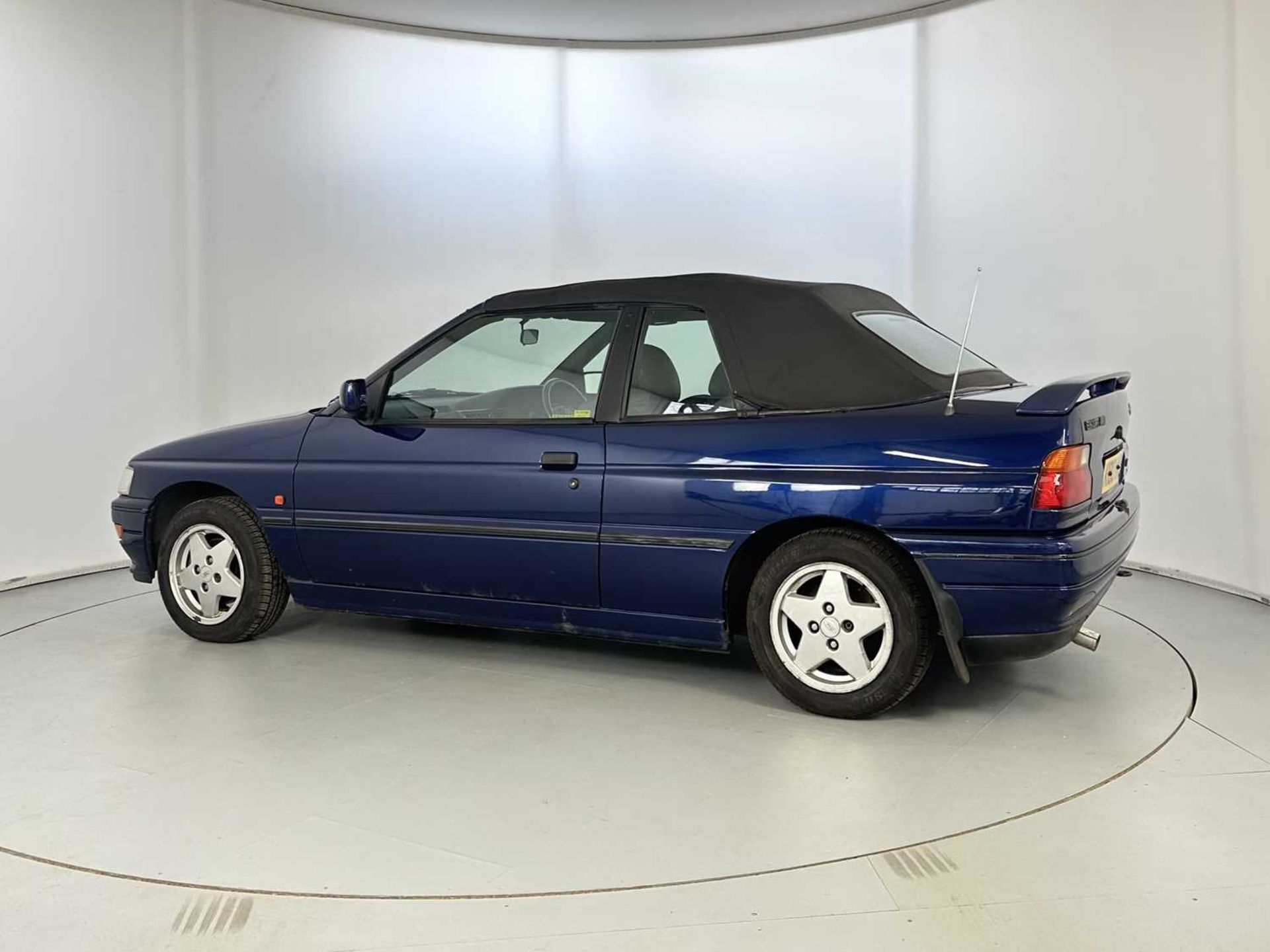 1993 Ford Escort XR3i Cabriolet - Image 6 of 30