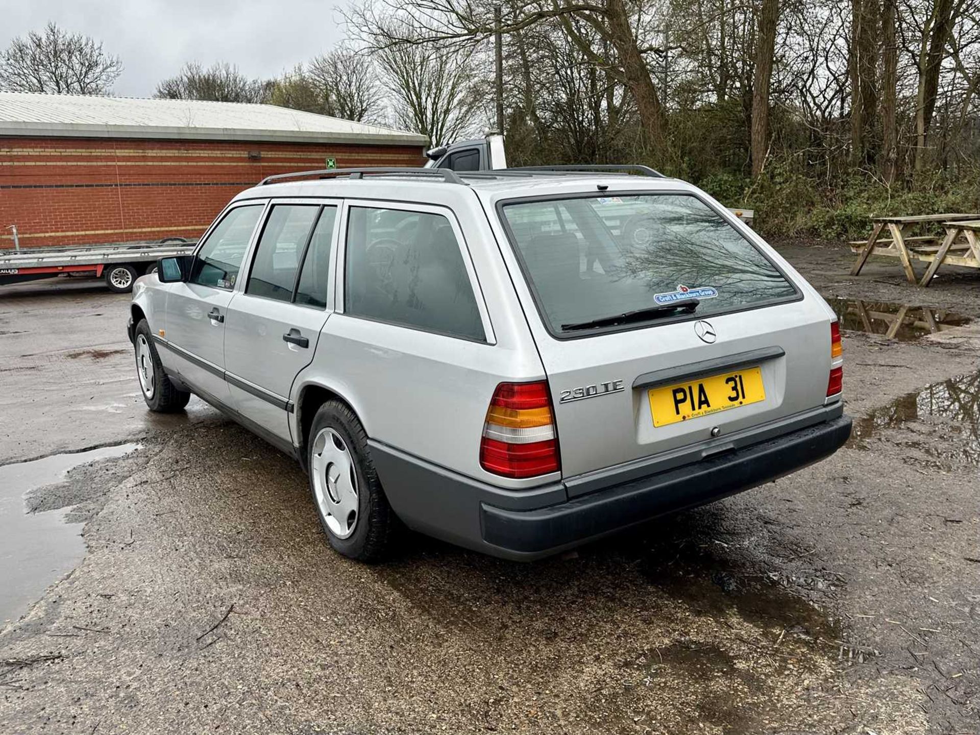 1988 Mercedes-Benz E230 - Image 5 of 15