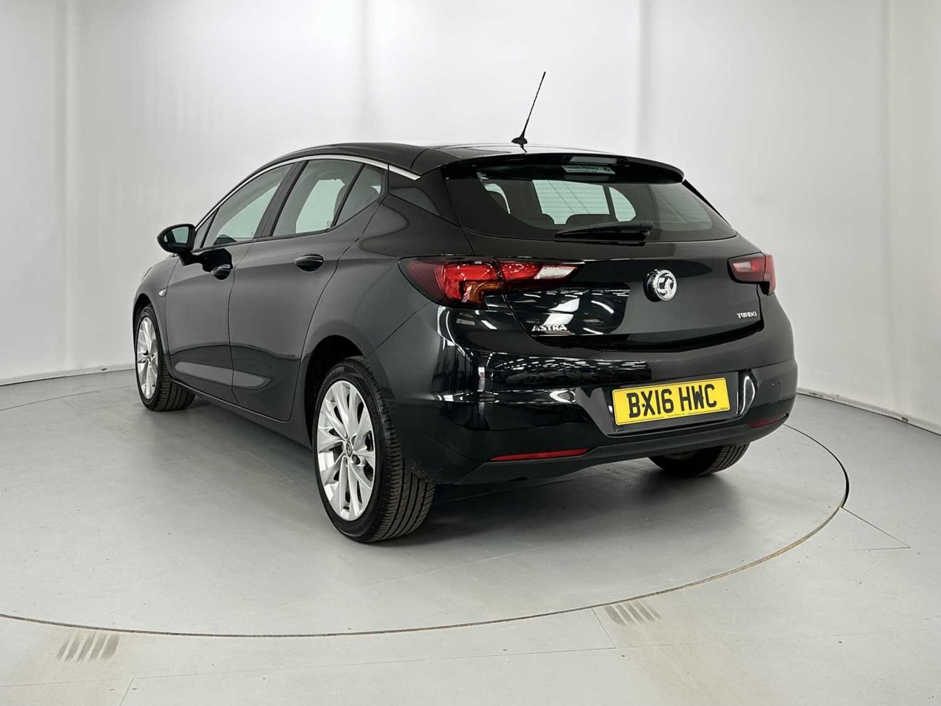 2016 Vauxhall Astra - Image 7 of 34