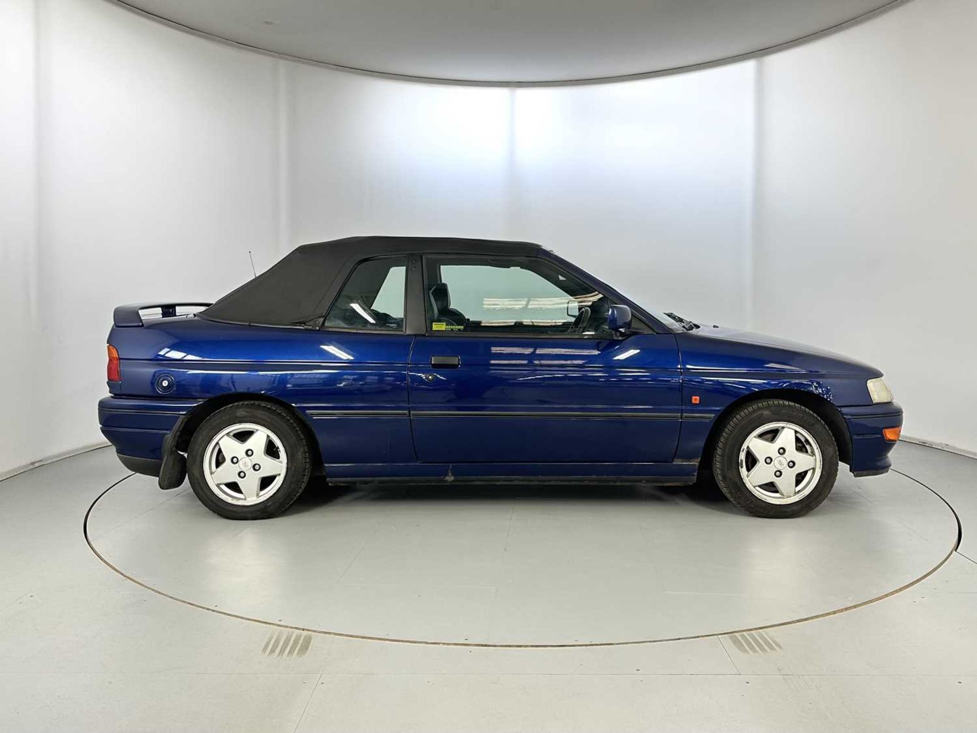1993 Ford Escort XR3i Cabriolet - Image 11 of 30