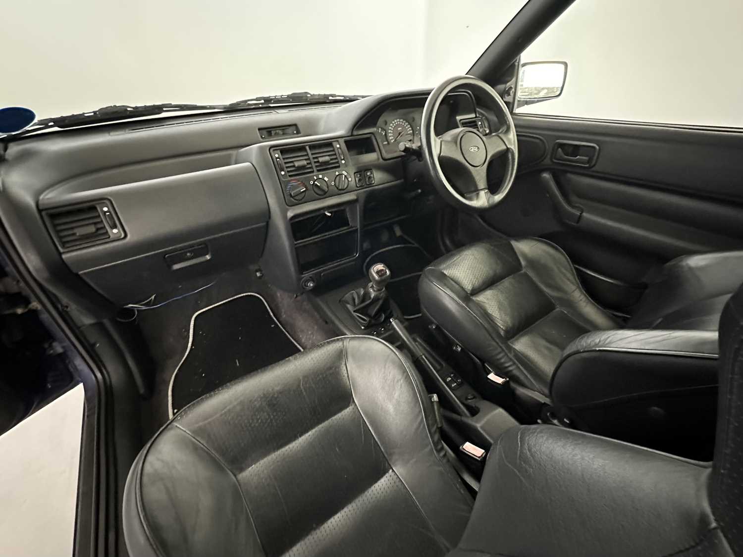 1993 Ford Escort XR3i Cabriolet - Image 23 of 30