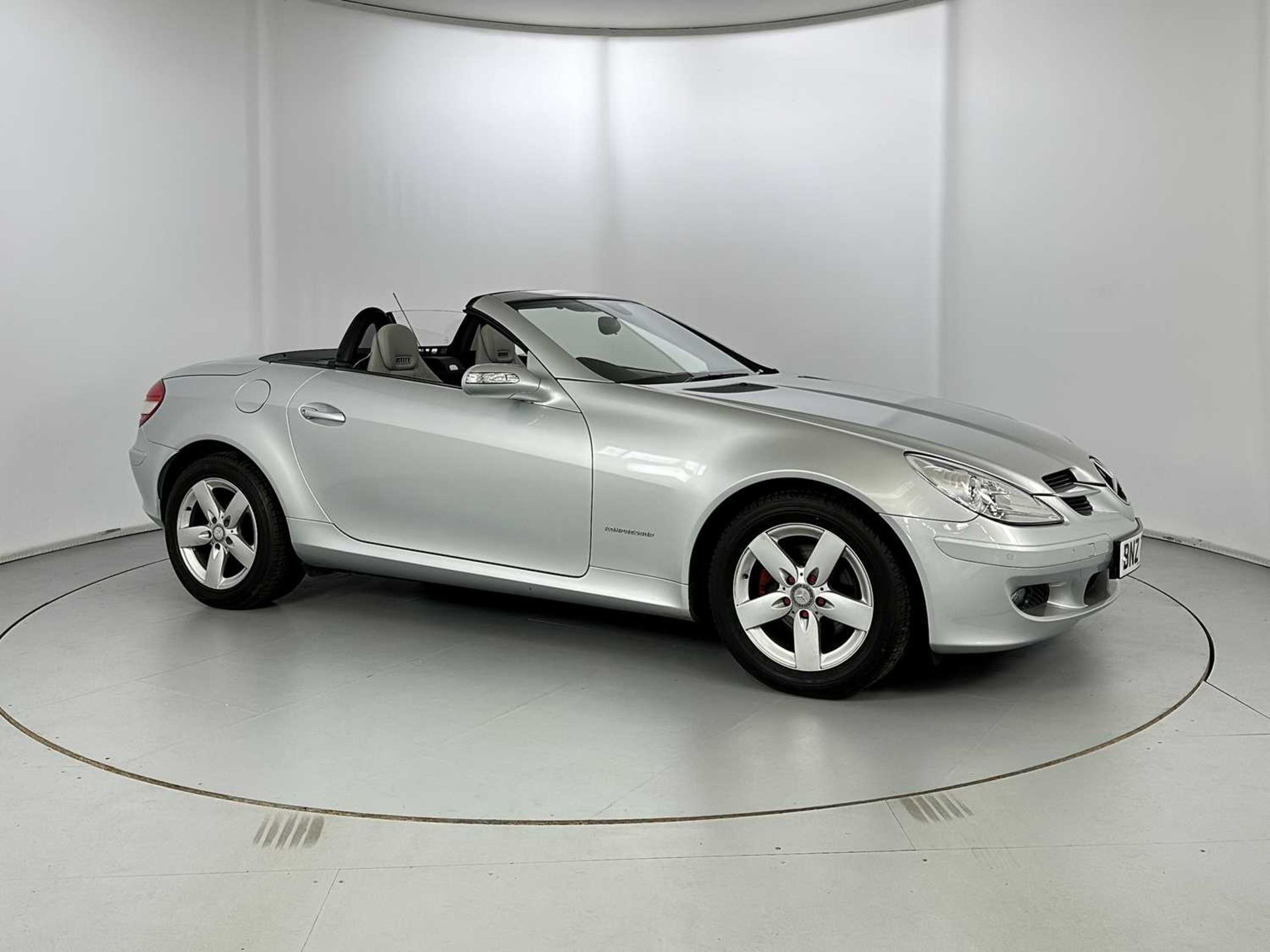 2007 Mercedes-Benz SLK200 Kompressor Only 9,000 miles from new!  - Image 12 of 29