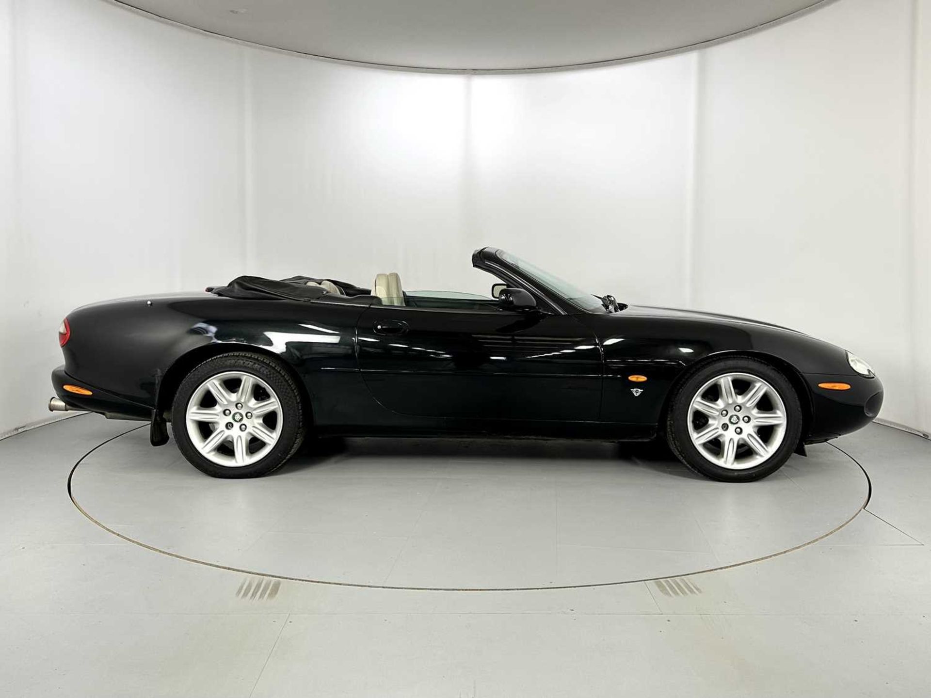 1998 Jaguar XK8 - Image 11 of 30