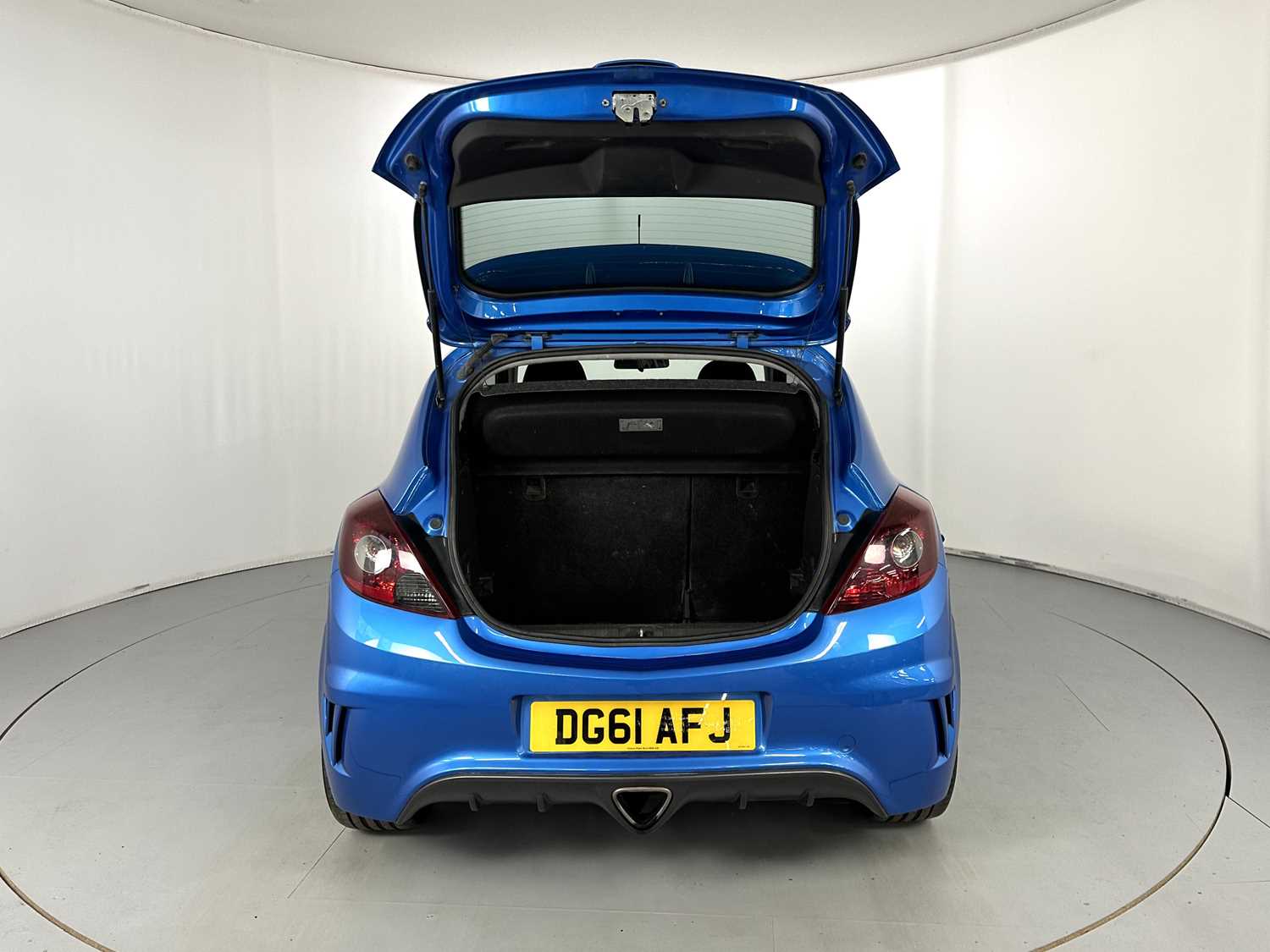2011 Vauxhall Corsa VXR Rare Blue Edition - Image 27 of 29